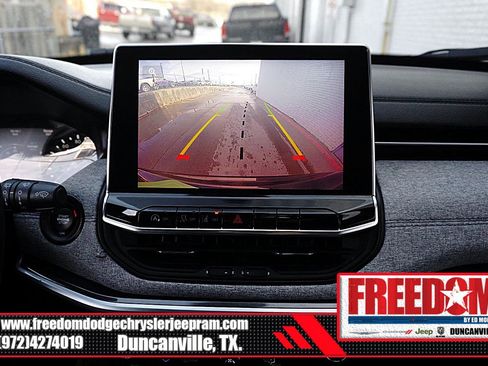 Used 2024 Jeep Compass Latitude image 21