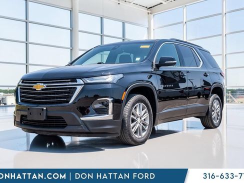 Used 2023 Chevrolet Traverse LT AWD/4WD image 1