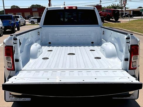 Used 2024 RAM 3500 Tradesman w/ Chrome Appearance Group AWD/4WD image 14