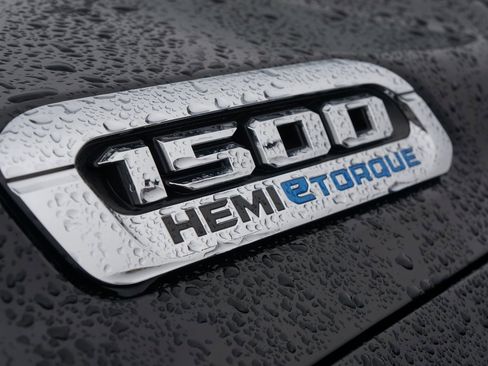 Used 2024 RAM 1500 Laramie image 6