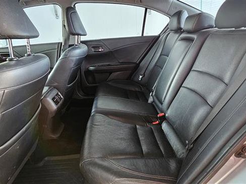 Used 2016 Honda Accord Touring image 17