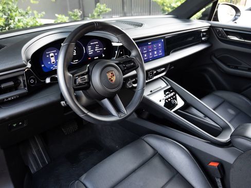 Certified 2025 Porsche Macan Electric RWD image 4