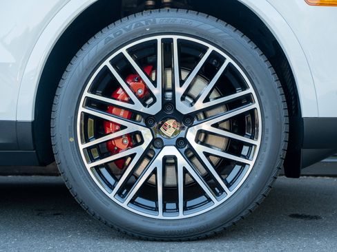 New 2026 Porsche Cayenne S image 15