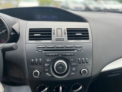 Used 2013 MAZDA MAZDA3 i SV image 20