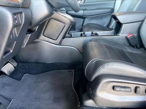 Used 2022 Honda CR-V EX-L image 16