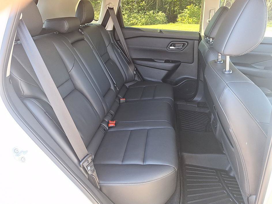 Certified 2024 Nissan Rogue SL w/ SL Premium Package FWD image 22
