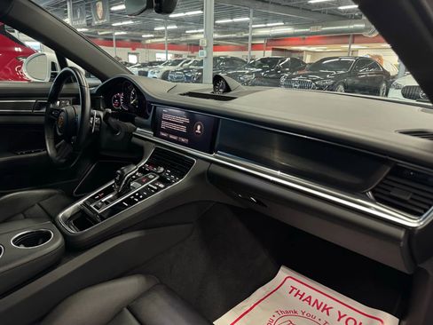 Used 2023 Porsche Panamera 4 Platinum Edition AWD/4WD image 30