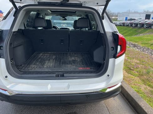 Used 2022 GMC Terrain SLT w/ Infotainment Package II image 12