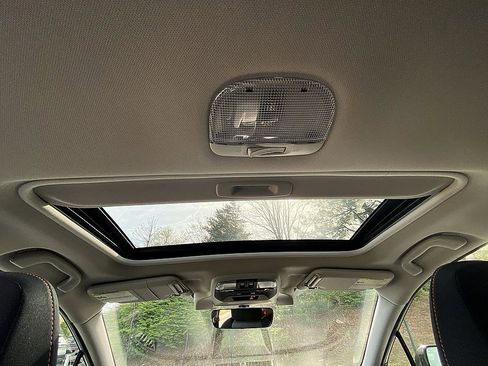 Used 2021 Subaru Crosstrek 2.0i Premium w/ Moonroof Package image 19