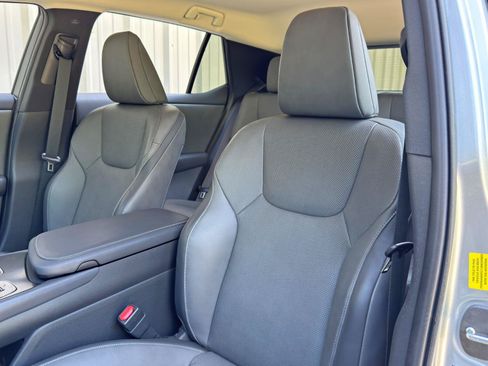 Used 2025 Lexus RZ 300e w/ Accessory Package (Z1) FWD image 35