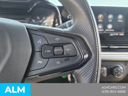 Used 2025 Chevrolet Trax LS FWD image 25