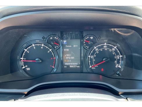 Used 2020 Toyota 4Runner SR5 Premium w/ Moonroof Package AWD/4WD image 21