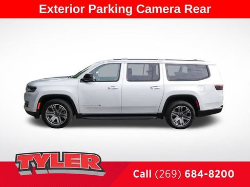 Used 2024 Jeep Wagoneer L Series II w/ Flexible Seating Group AWD/4WD image 4