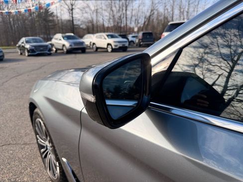 Used 2017 BMW 530i xDrive w/ Premium Package image 19