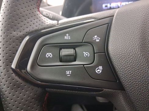 Used 2025 Chevrolet Trax RS w/ Sunroof Package image 13