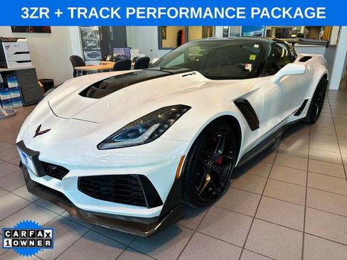Used 2019 Chevrolet Corvette ZR1 RWD image 3