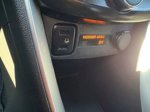 Used 2019 Chevrolet Trax LT w/ LT Convenience Package FWD image 19
