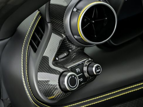 Used 2021 Ferrari F8 Tributo RWD image 27