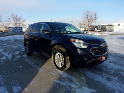 Used 2017 Chevrolet Equinox LS image 4