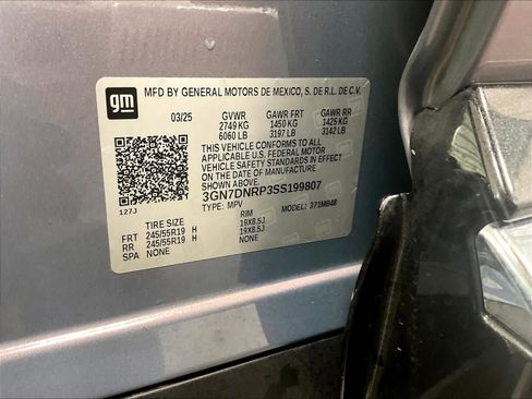 Used 2025 Chevrolet Equinox EV LT image 35