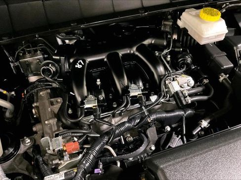 Used 2025 Nissan Pathfinder SL AWD/4WD image 32