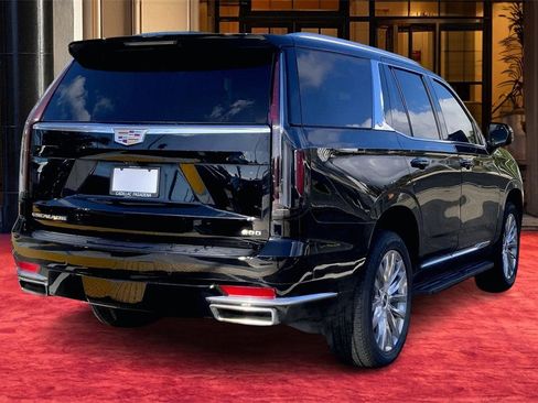 Certified 2024 Cadillac Escalade Premium Luxury image 6