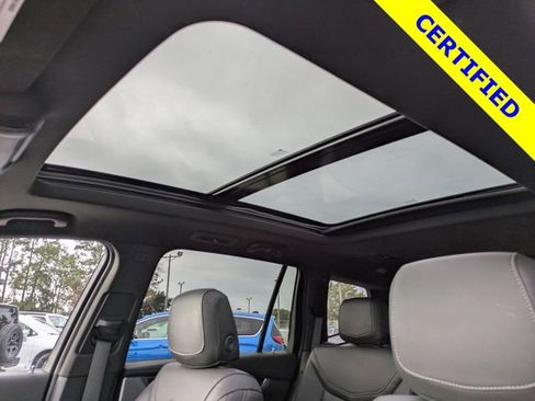 Used 2025 Cadillac XT6 Premium Luxury image 20