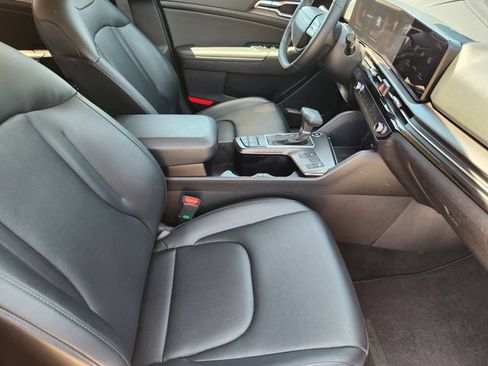 Certified 2026 Kia Sportage EX FWD image 14