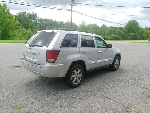 Used 2010 Jeep Grand Cherokee Laredo AWD/4WD image 6