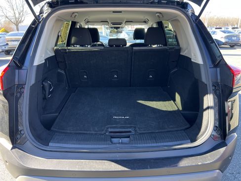 Certified 2023 Nissan Rogue SV image 31