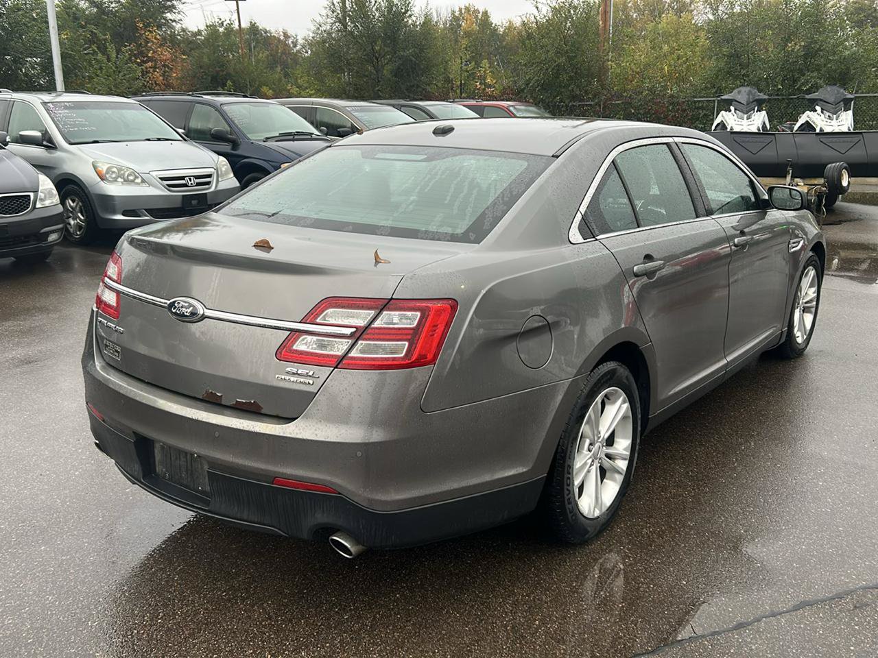Used 2013 Ford Taurus SEL FWD image 5