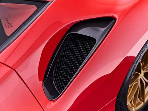 Used 2020 Ferrari 488 Pista Coupe RWD image 28