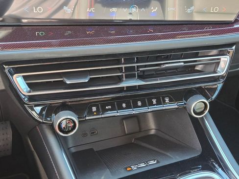 New 2026 Chevrolet Traverse Z71 w/ Driver Confidence Package image 15