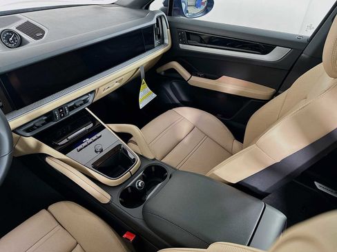 New 2026 Porsche Cayenne Coupe image 26