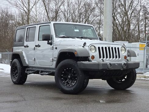 Used 2012 Jeep Wrangler Unlimited Sport image 2