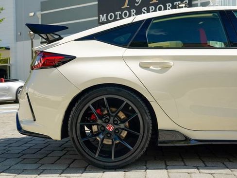 Used 2023 Honda Civic Type R image 31