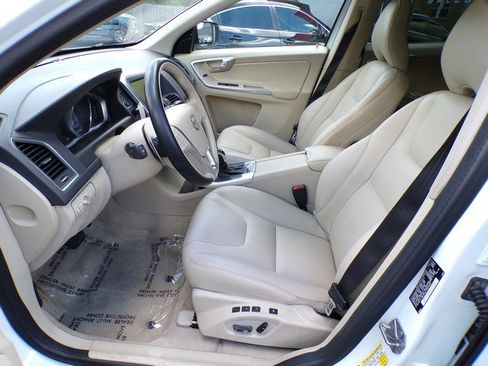 Used 2015 Volvo XC60 T6 AWD/4WD image 13