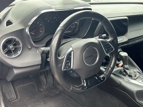 Used 2023 Chevrolet Camaro LT w/ Technology Package RWD image 9