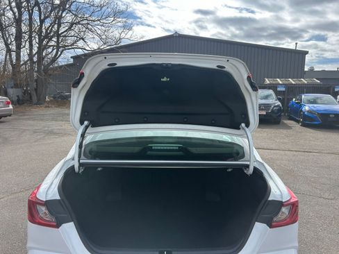 Used 2025 Toyota Camry SE image 29