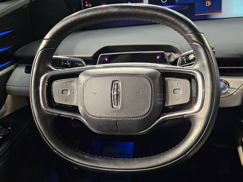 Used 2024 Lincoln Nautilus Reserve image 26