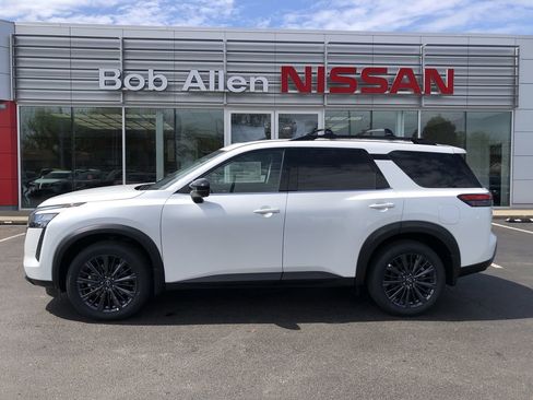 New 2026 Nissan Pathfinder SL w/ SL Premium Package image 11