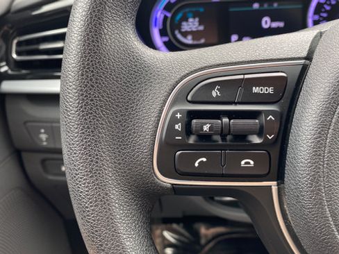 Used 2020 Kia Niro LX FWD image 30
