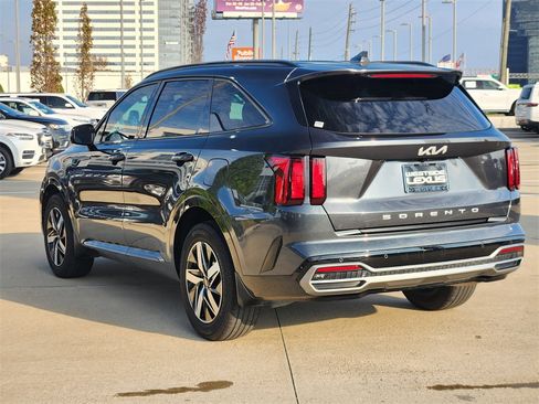 Used 2022 Kia Sorento S image 5