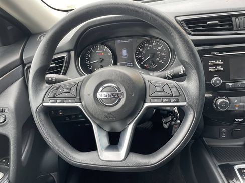 Used 2017 Nissan Rogue S AWD/4WD image 16