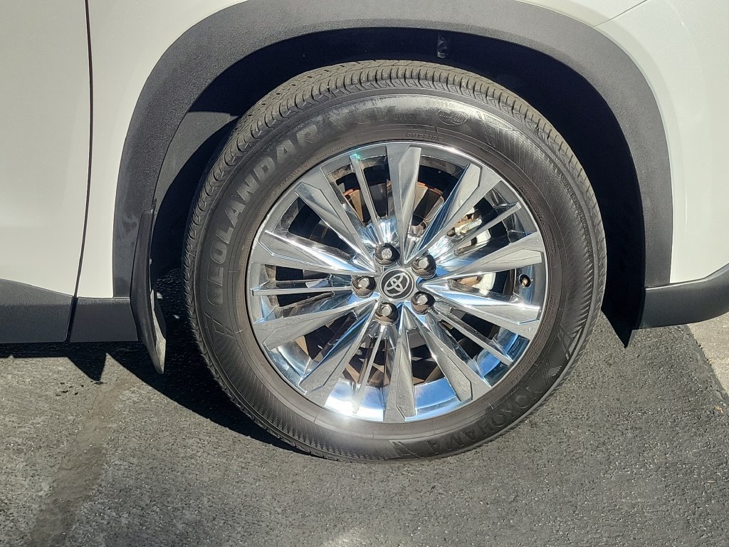 Used 2024 Toyota Grand Highlander AWD image 7
