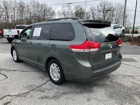 Used 2014 Toyota Sienna XLE image 24