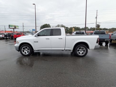 Used 2017 RAM 1500 Laramie w/ Convenience Group image 6