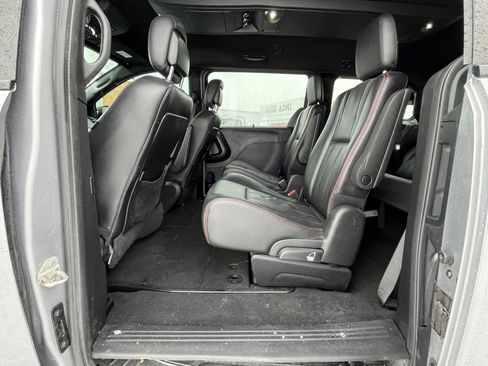 Used 2019 Dodge Grand Caravan GT image 15