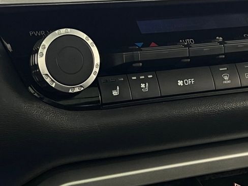 Used 2024 Toyota Tundra Platinum image 19