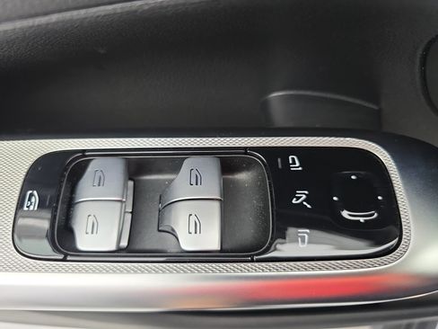 Certified 2026 Mercedes-Benz GLC 300 image 28